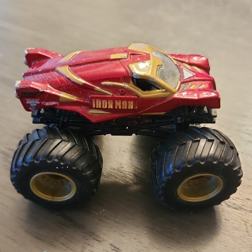 Iron Man monster truck 4x4 hotwheels metal body collectable
